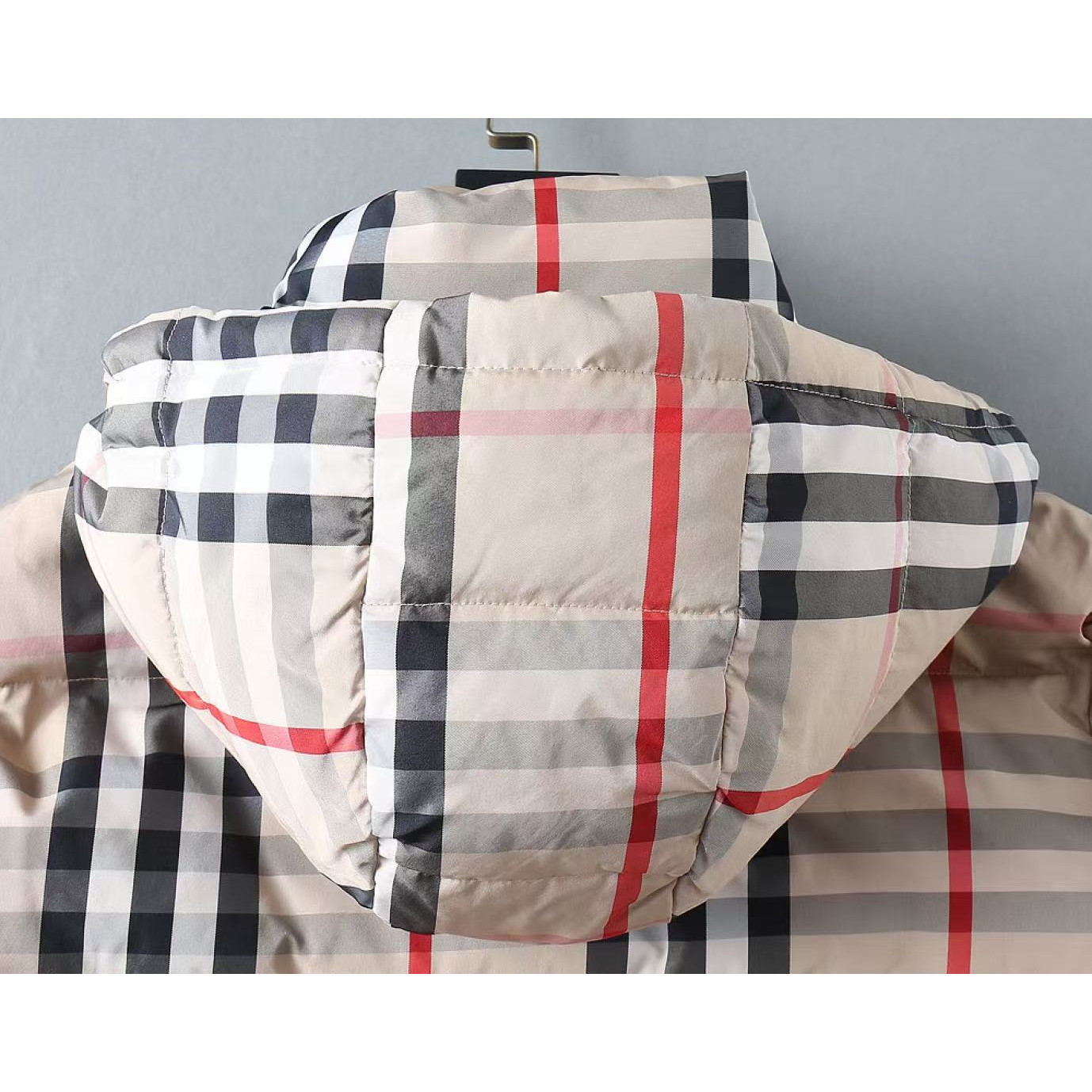 <p>BURBERRY 羽绒服(黑)</p>