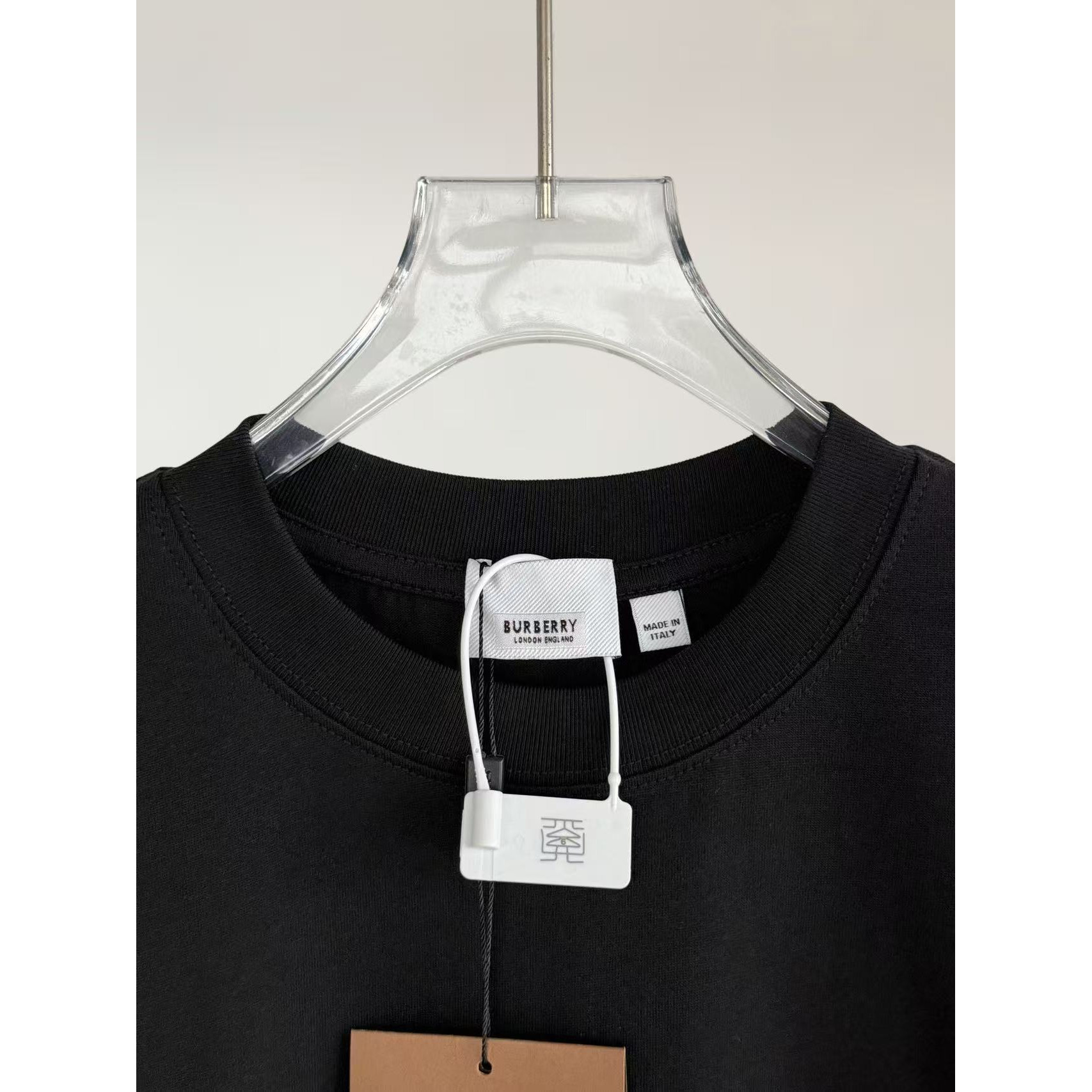 <p>Burberry&nbsp;短袖T恤(黑)</p>