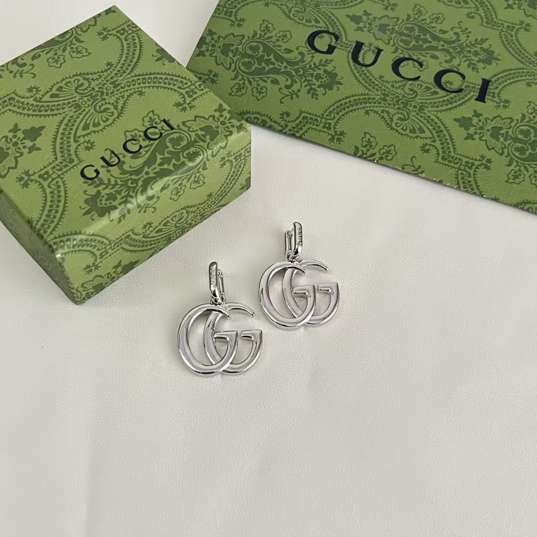 <p>GUCCI &nbsp;双G耳环&nbsp;</p>