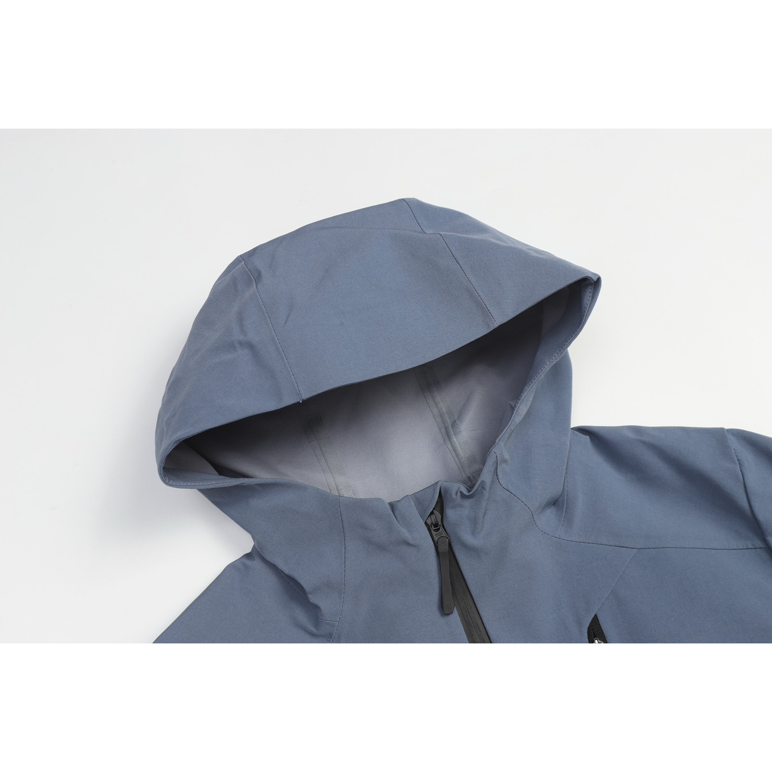 <p>Kolon Sport OT单拉链连帽冲锋衣(藍)</p>