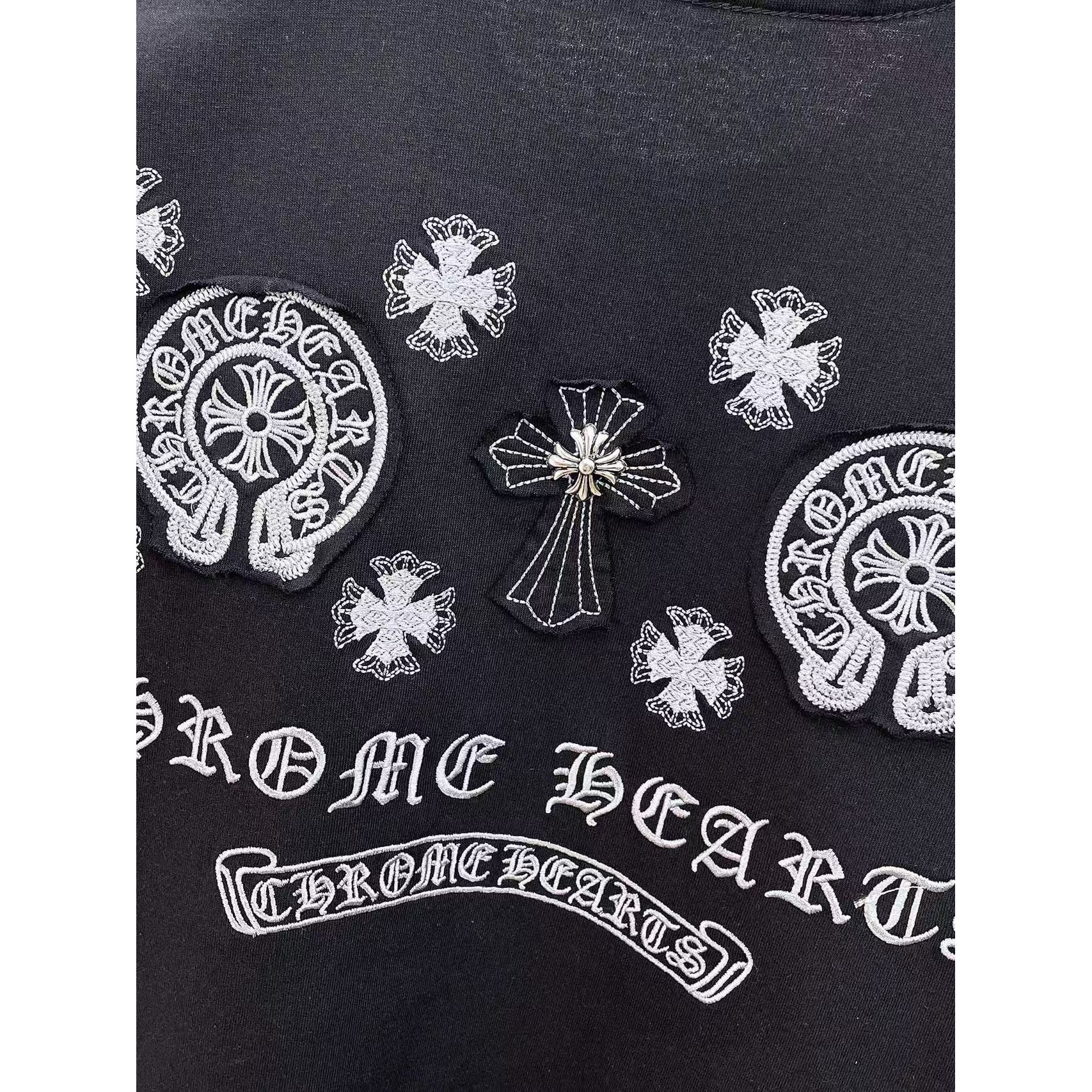 <p>CHROME HEARTS 专柜新款短袖T恤(黑)</p>