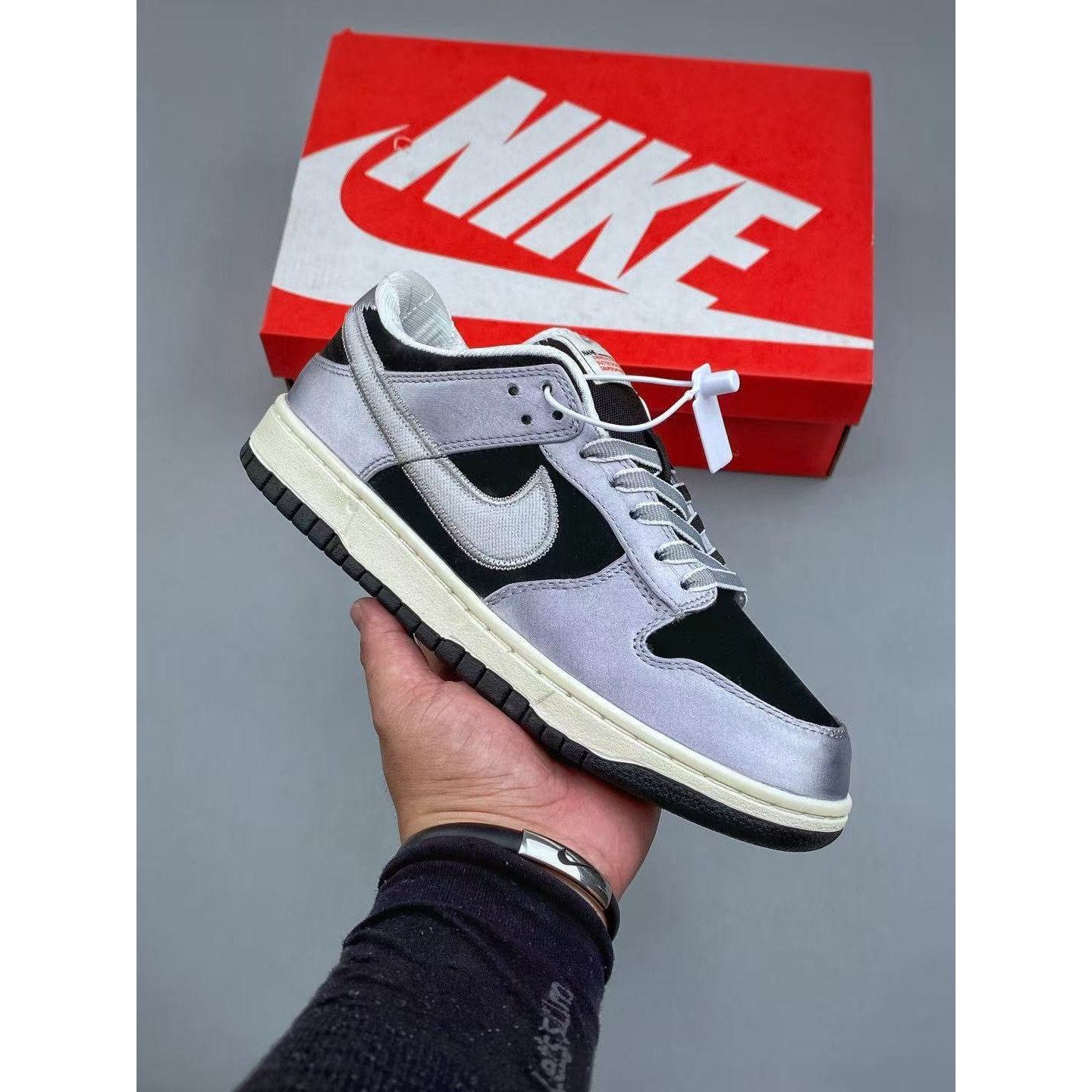 <p>Nike Dunk Low 低帮休闲板鞋(黑)</p>