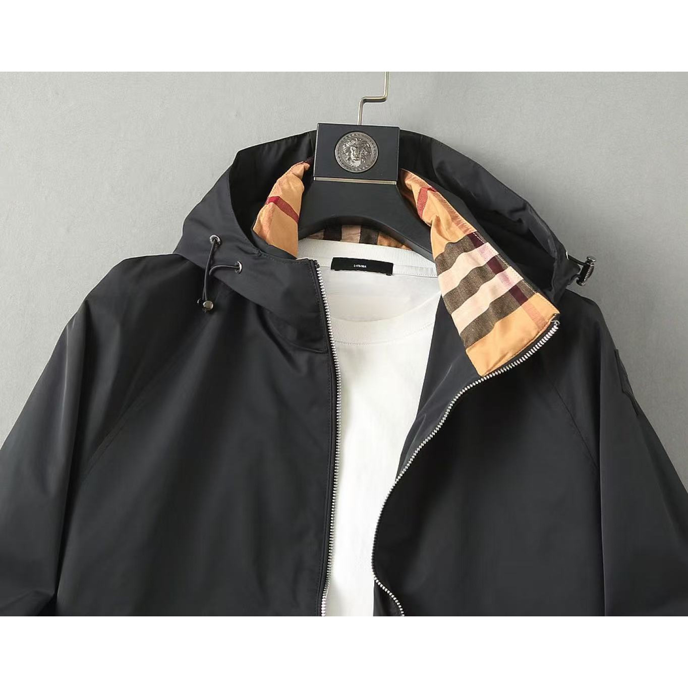 <p>BURBERRY 男士夹克外套(800838)</p>