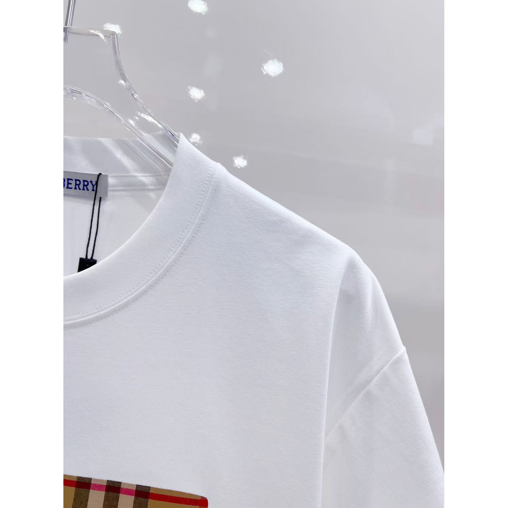 <p>BURBERRY 短袖圆领T恤(白)</p>