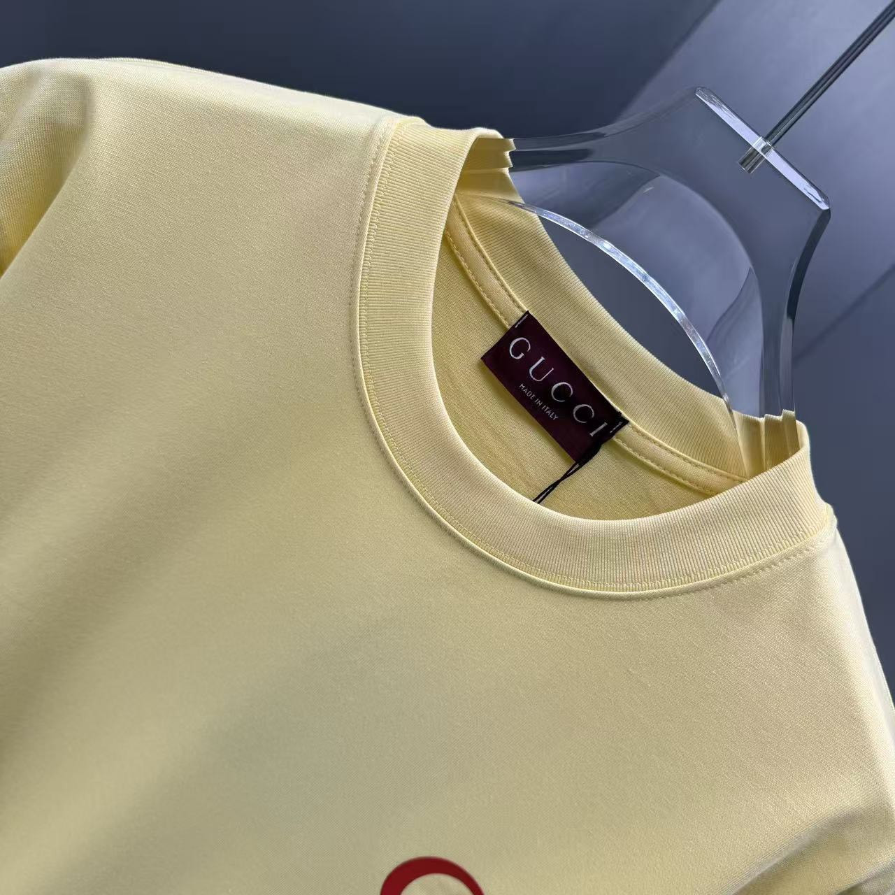 <p>GUCCI 短袖T恤(黃)</p>