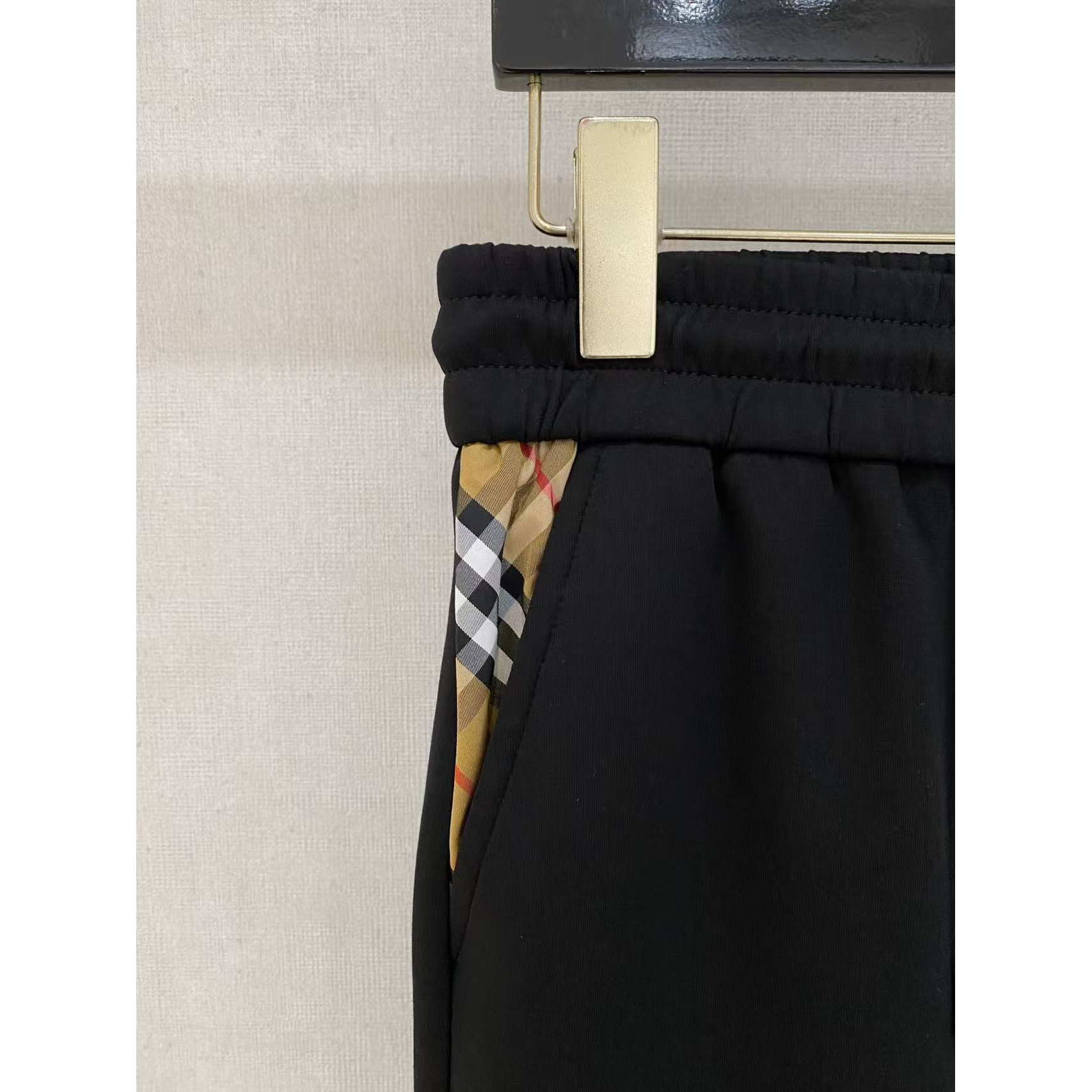 <p>BURBERRY 男士长裤(782442)</p>