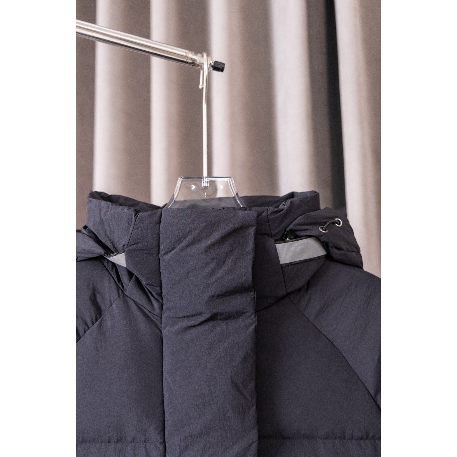 <p>Canada Goose Junction 黑标短款羽绒服(欧阳娜娜同款)(黑色)</p>