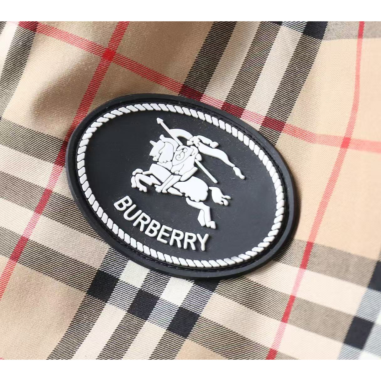 <p>BURBERRY 男士夹克外套(800825)</p>