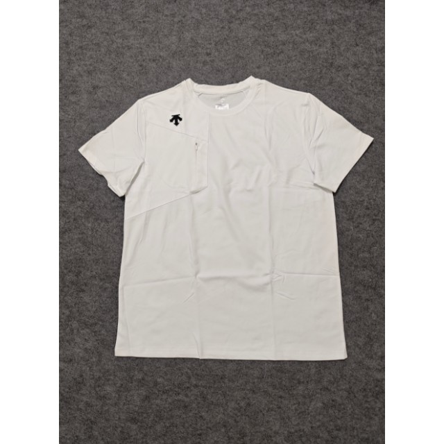 <p>DESCENTE 速乾短袖T恤</p>