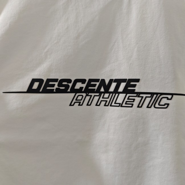 <p>DESCENTE 短袖T恤(白)</p>