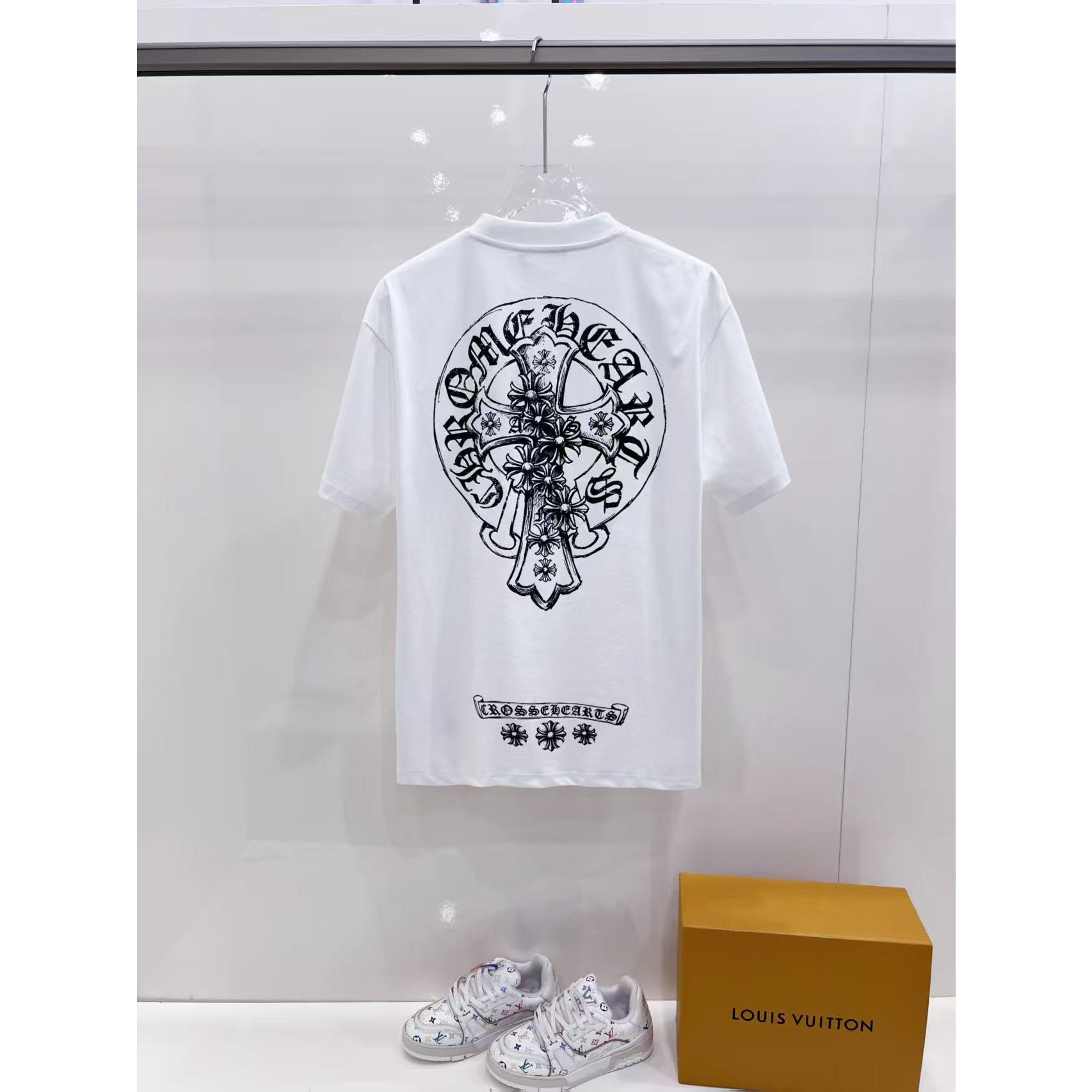 <p>CHROME HEARTS&nbsp;短袖圆领T恤(白)</p>