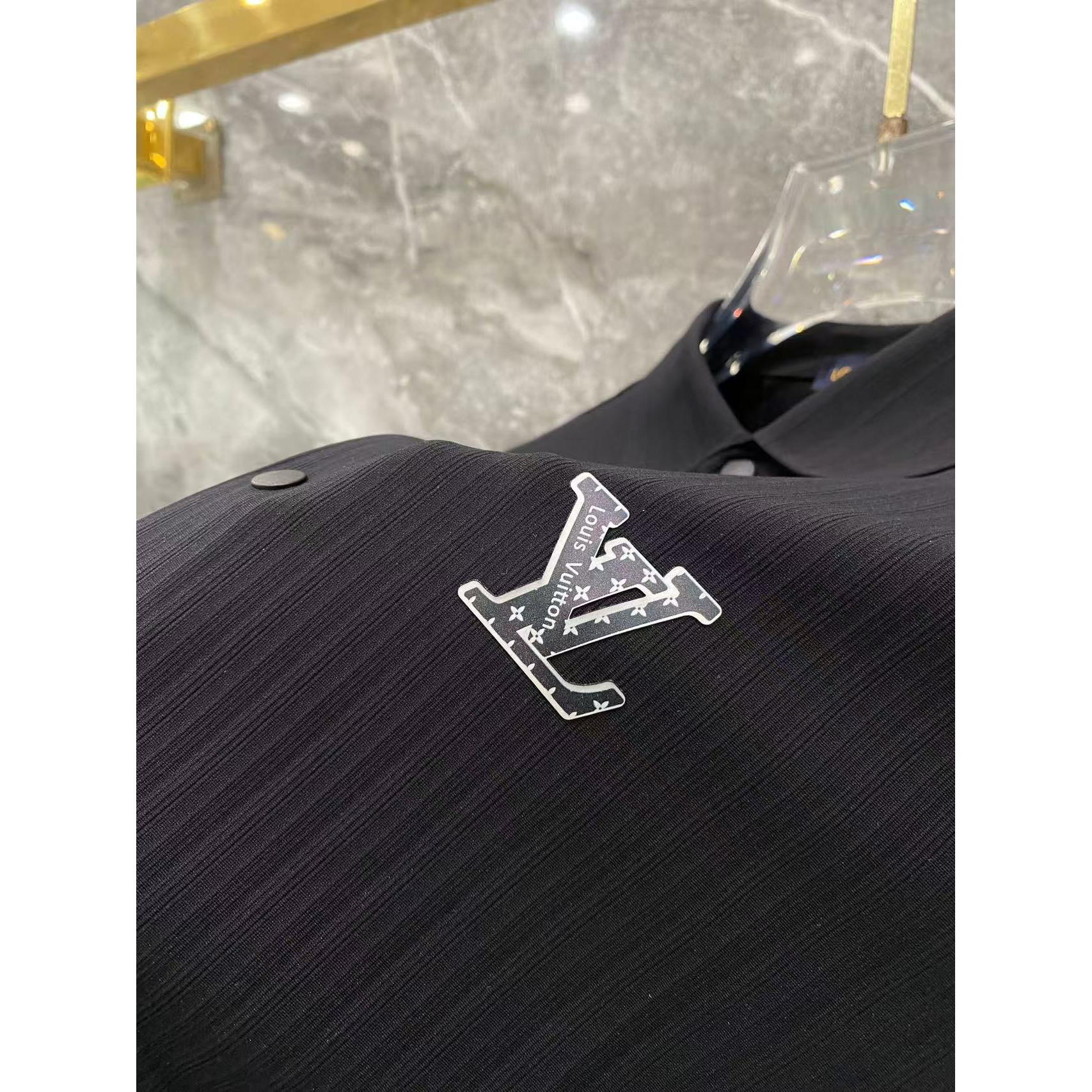 <p>LV 秋冬长袖Polo(782987)</p>