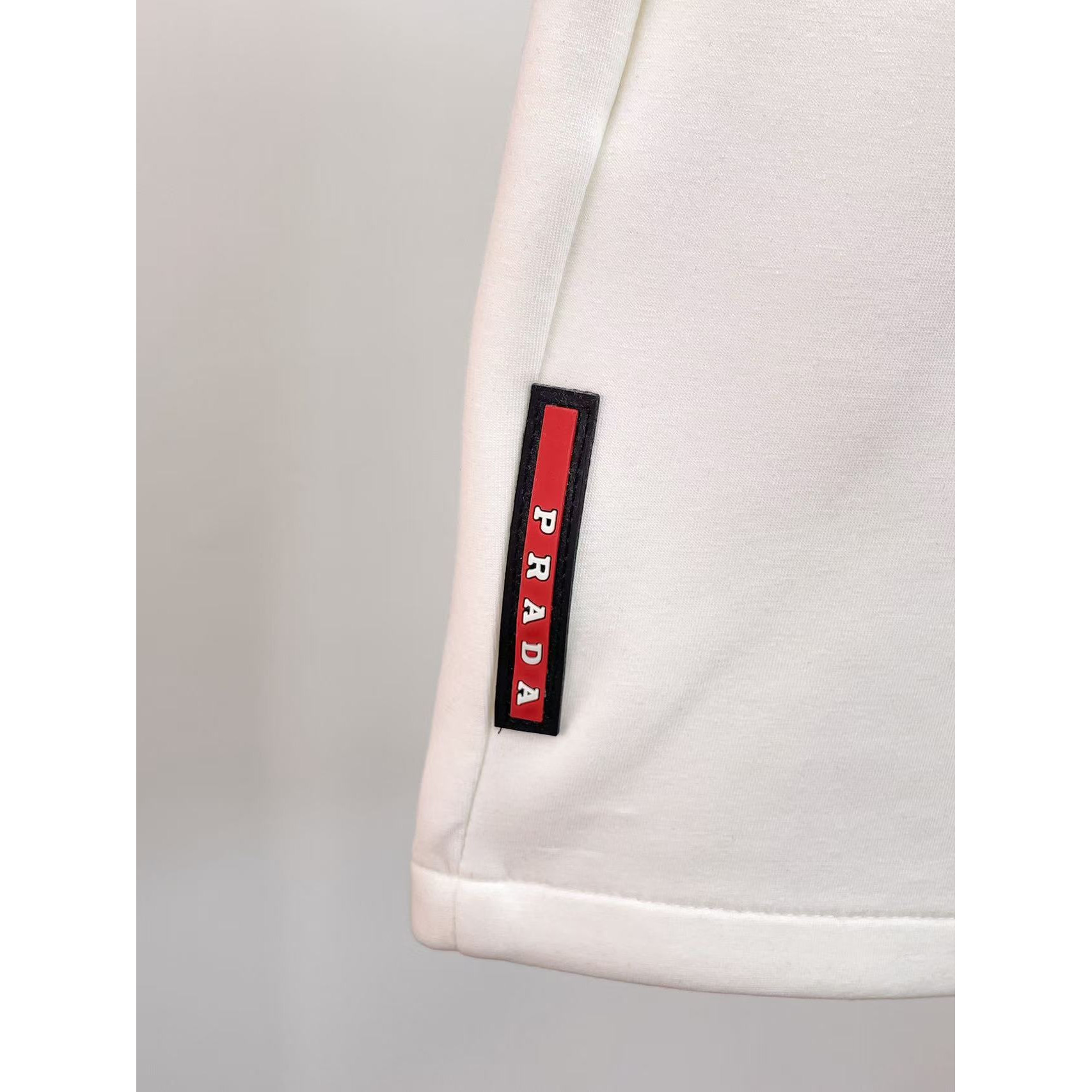 <p>BURBERRY 专柜新款休闲短裤(白)</p>