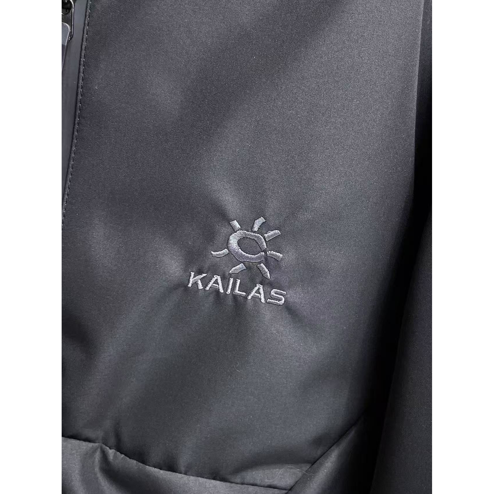 <p>LAILAS 秋冬新款羽绒服(黑)</p>