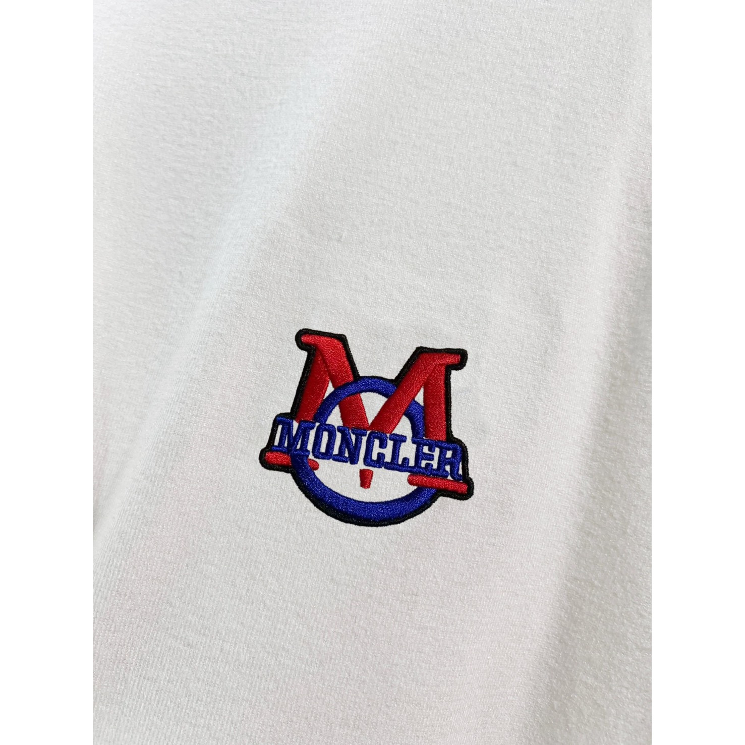 <p>MONCLER 针织衫圆领(白)</p>
