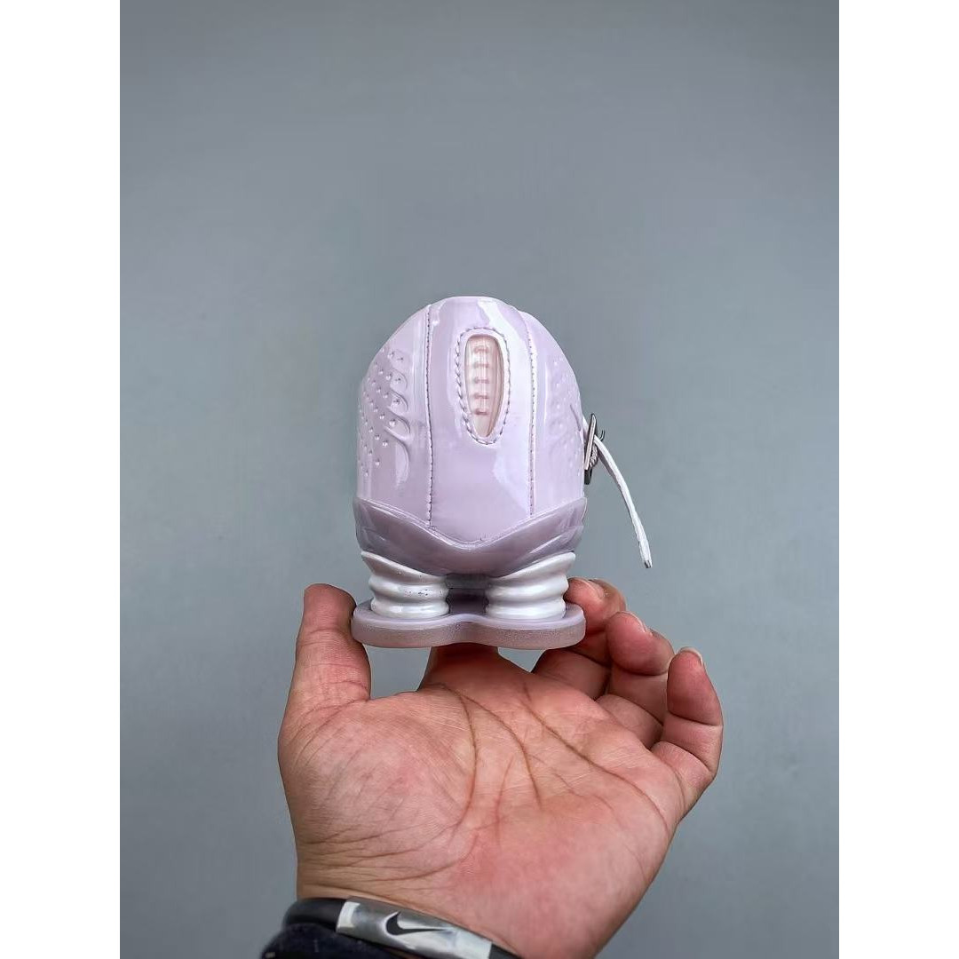 <p>NIKE SHOXZ CALISTRA 3柱玛丽珍鞋(粉)&nbsp;</p>