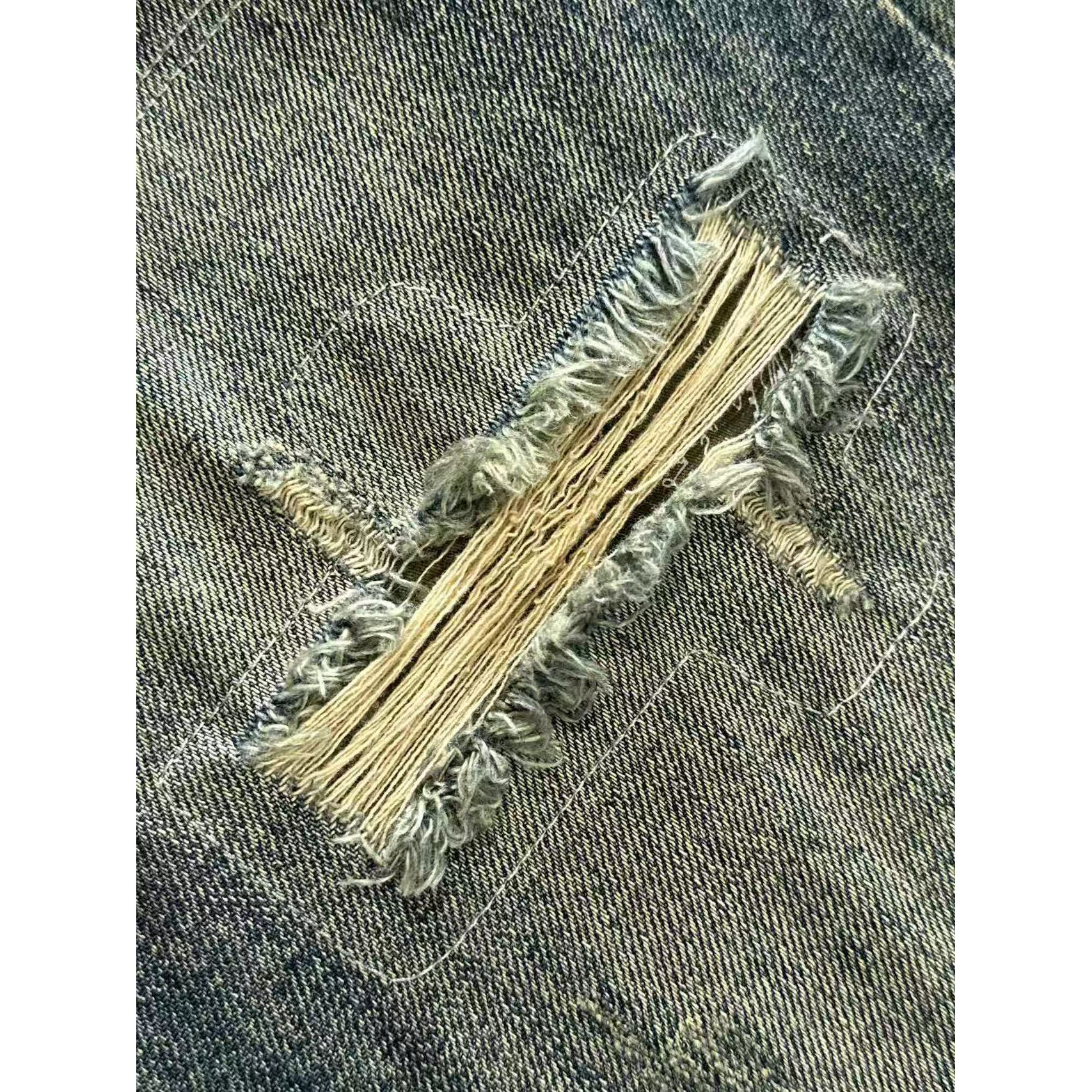 <p>FENDI&nbsp;四季款经典牛仔裤直筒长裤(藍)</p>