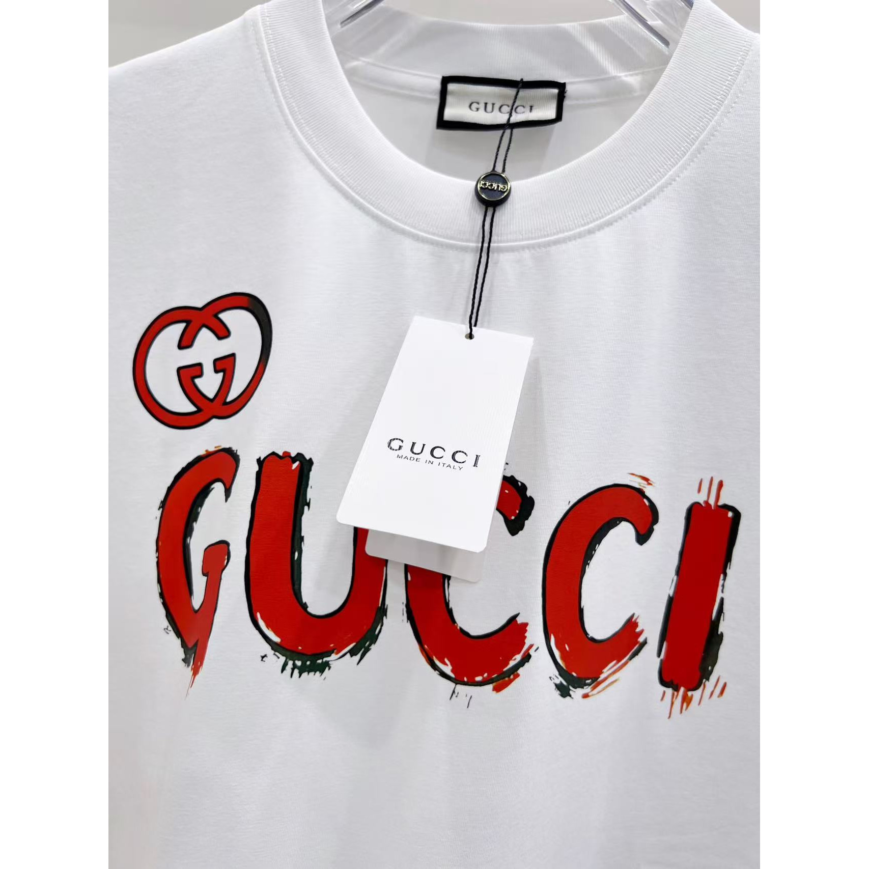 <p>GUCCI 短袖圆领T恤(白)</p>

<p>&nbsp;</p>