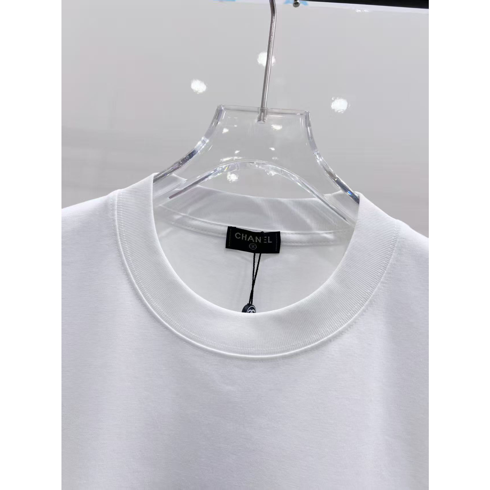 <p>CHANEL 圆领T恤(白)</p>