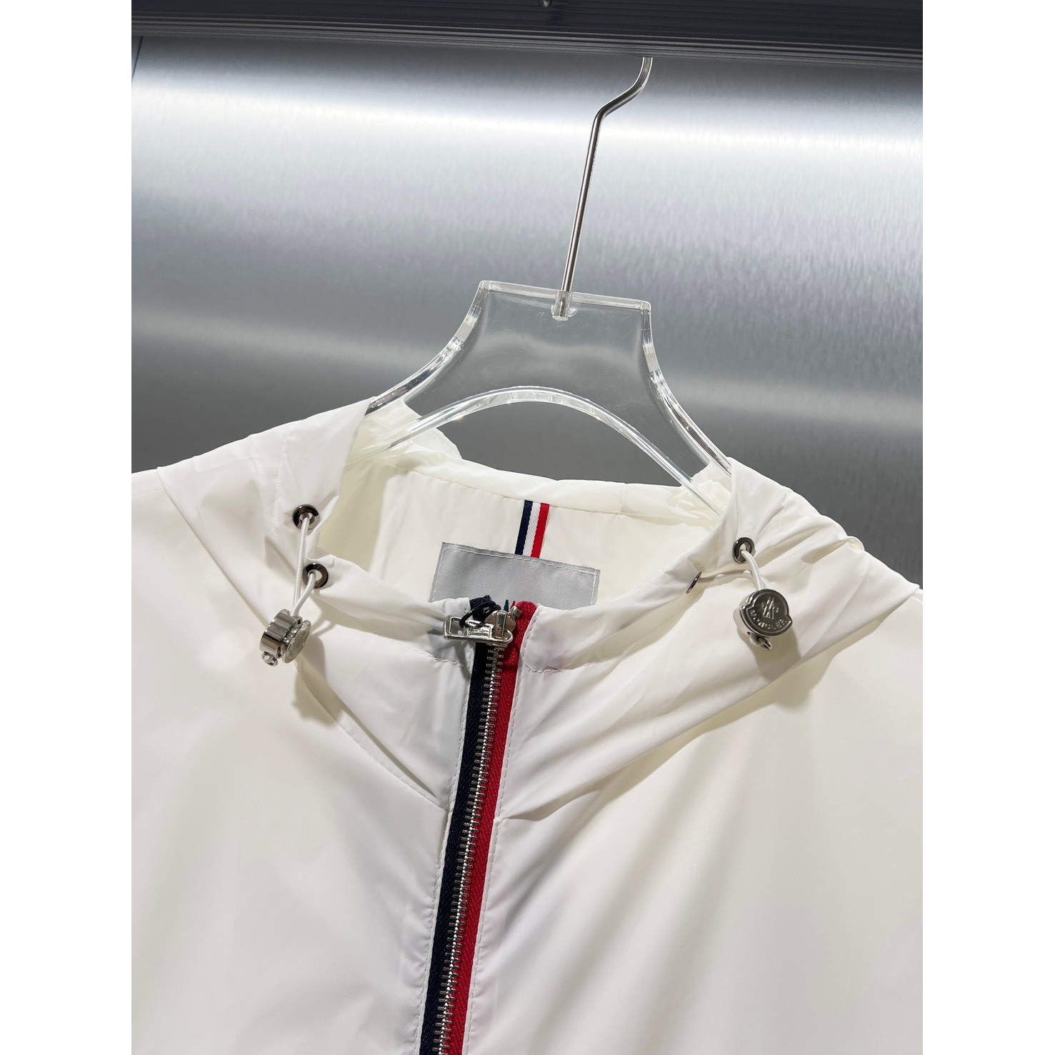 <p>MONCLER 夹克外套(白)</p>
