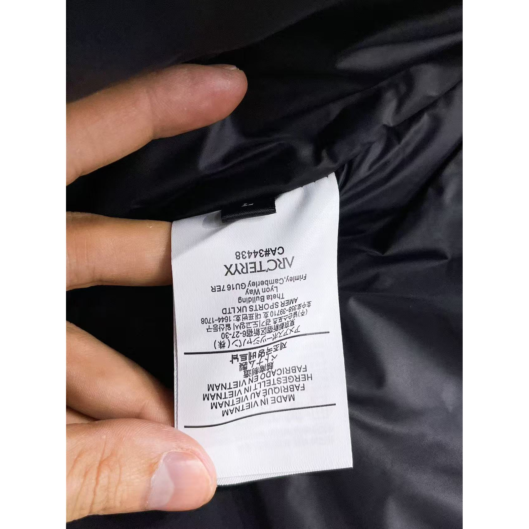 <p>Arc'teryx 秋冬新款羽绒服(灰白)</p>