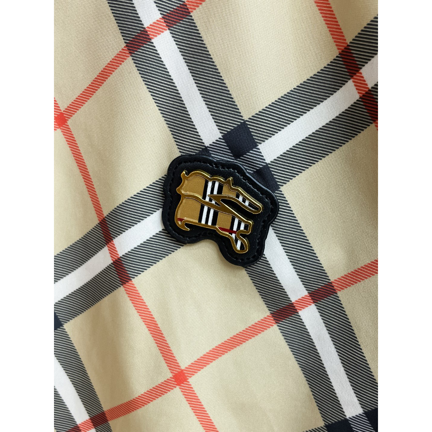 <p>BURBERRY 夹克外套(雙面穿)</p>