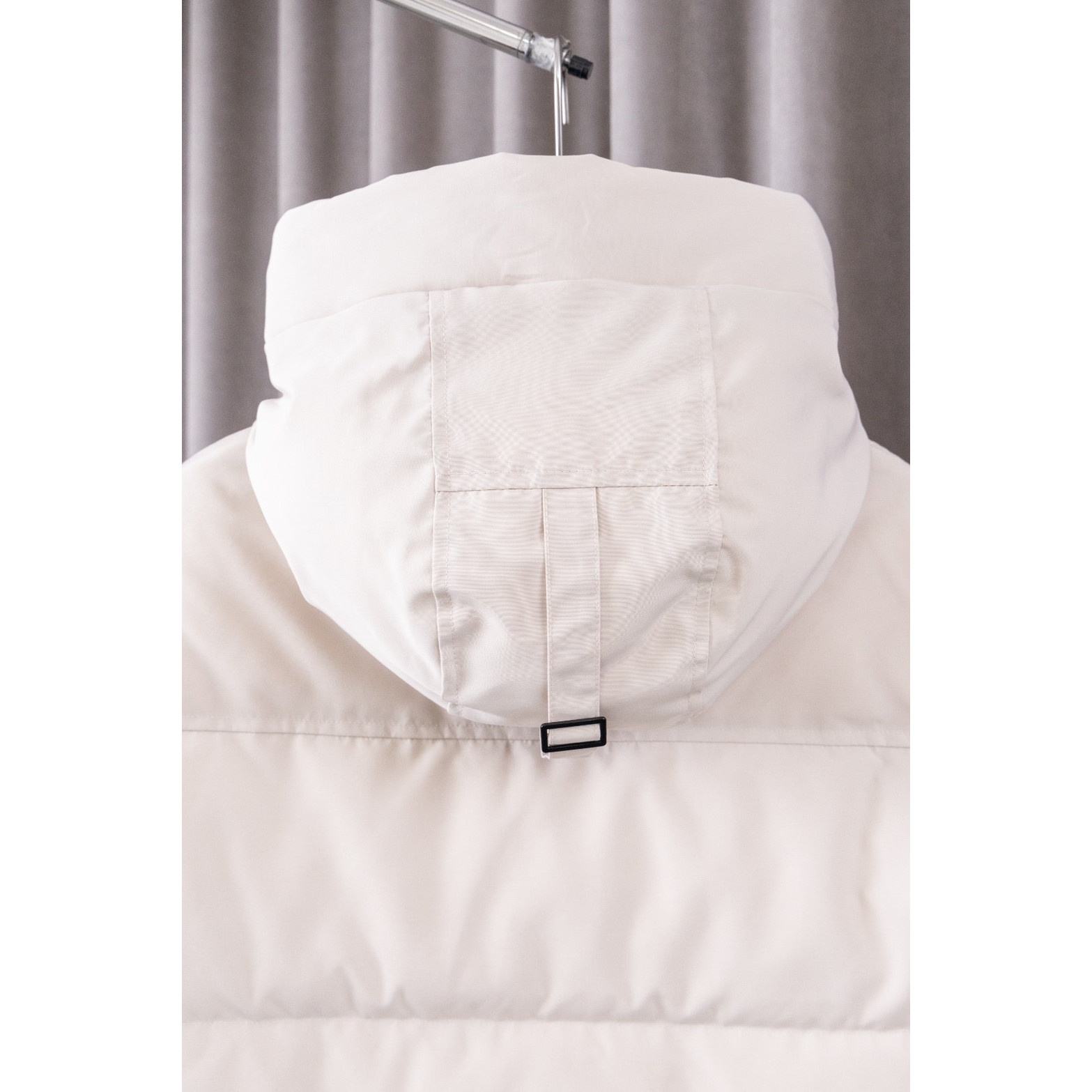 <p>Canada Goose 17款 Macmillan Parka 麦克米伦 系列男士派克羽绒服(奶白色)</p>
