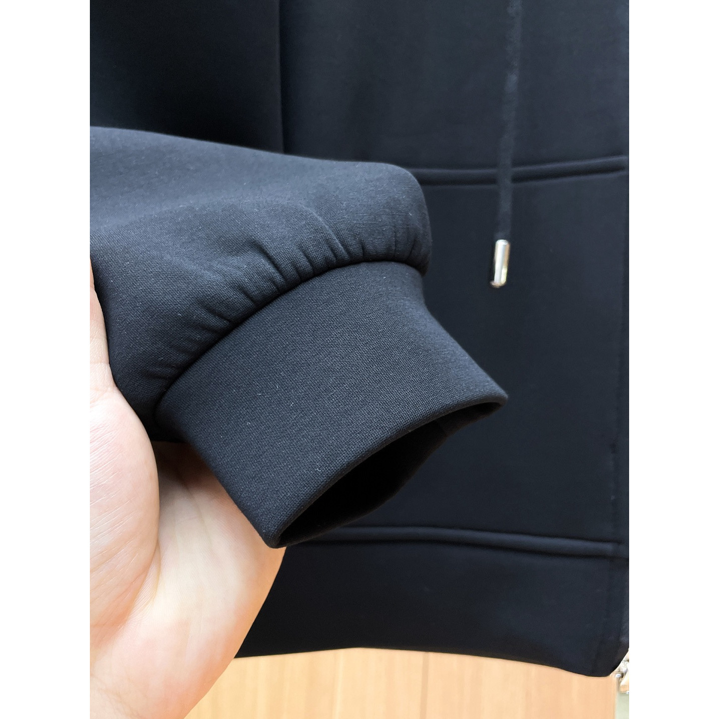 <p>Thom Browne 精品外套(黑)</p>