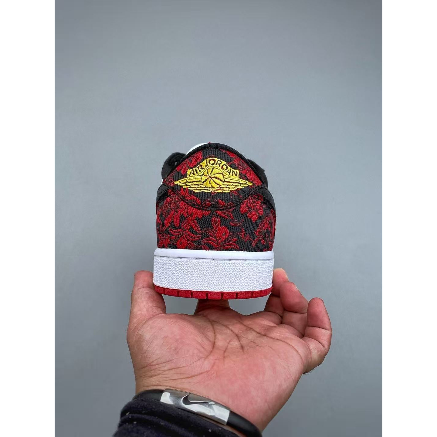 <p>Nike Air Jordan 1 Low&nbsp;休闲板鞋(紅)</p>