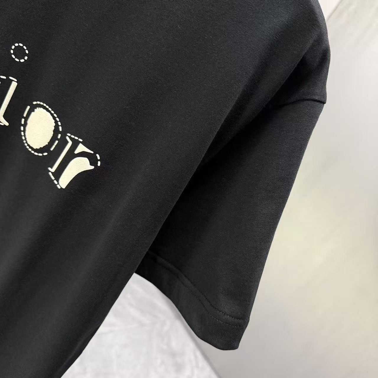 <p>DIOR 短袖T恤(黑)</p>