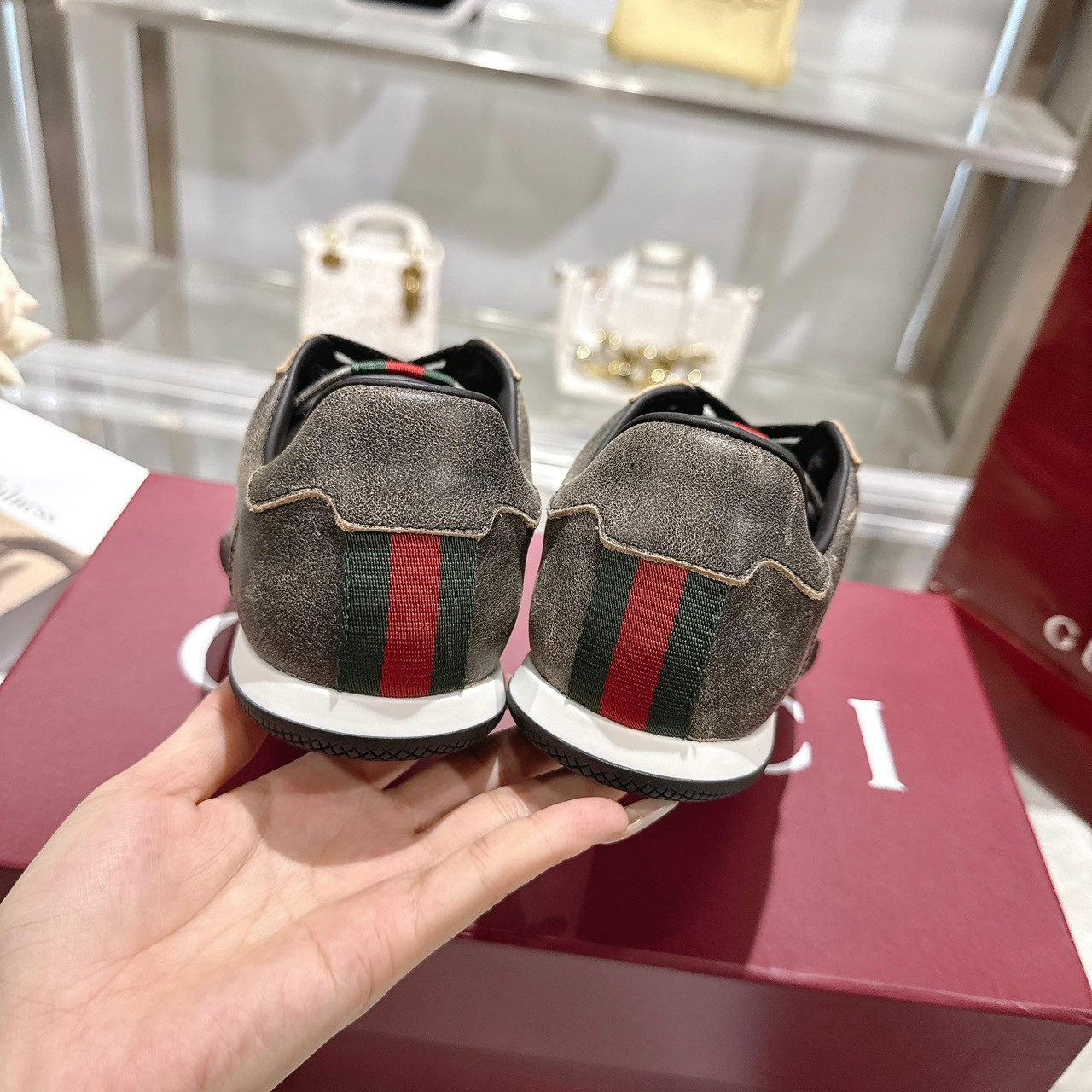 <p>GUCCI 德训鞋(女款-灰)</p>