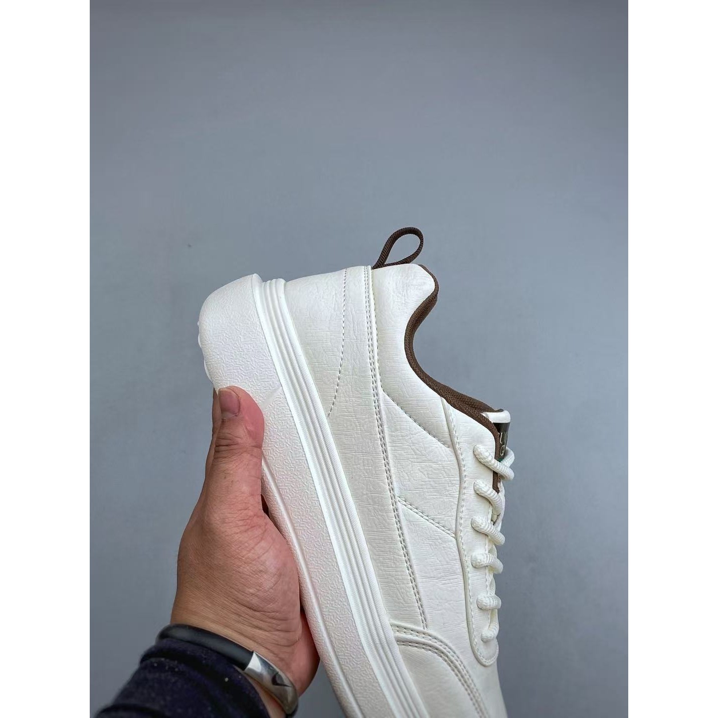 <p>Gucci Screener 休闲潮鞋(白)</p>