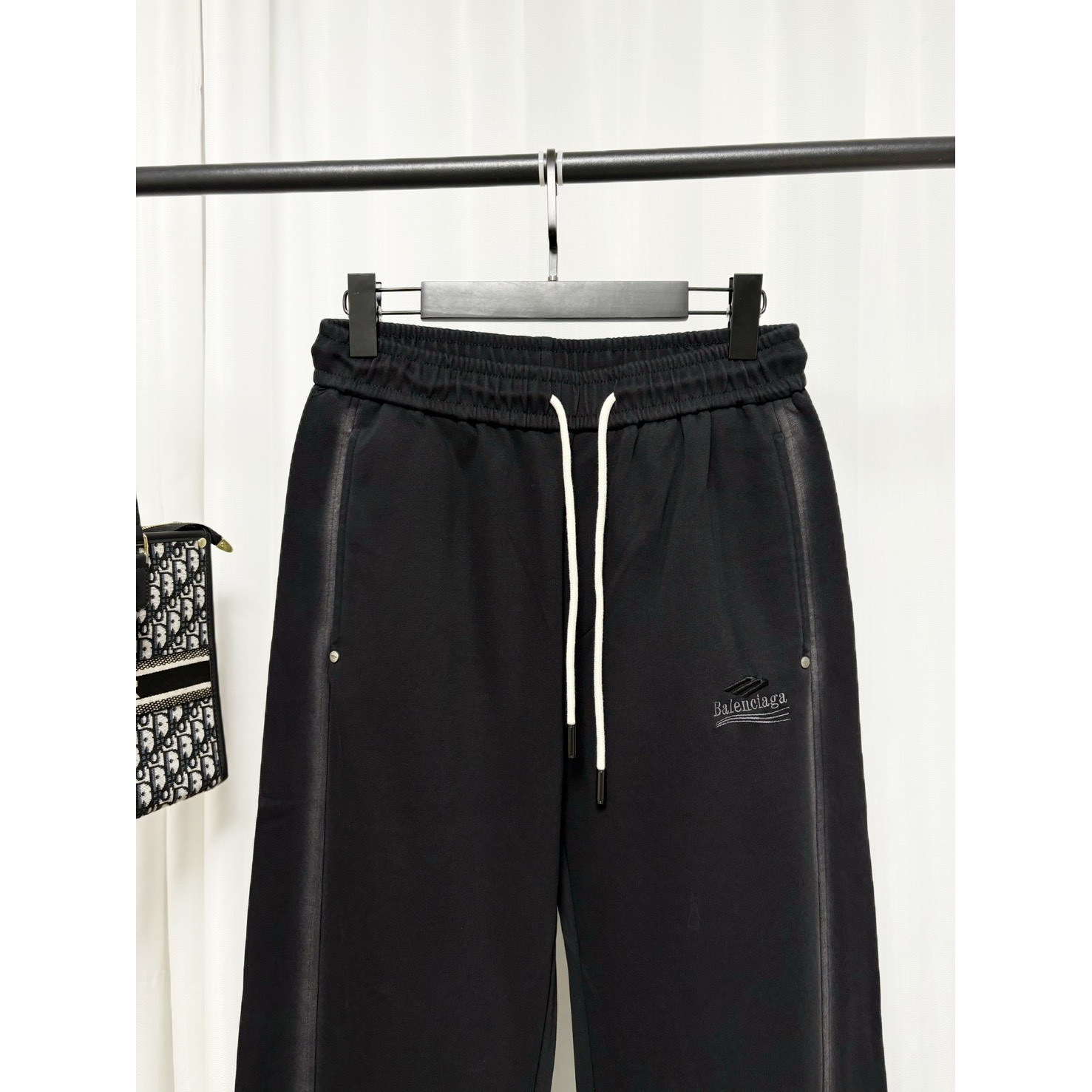 <p>Balenciaga 休闲长裤</p>