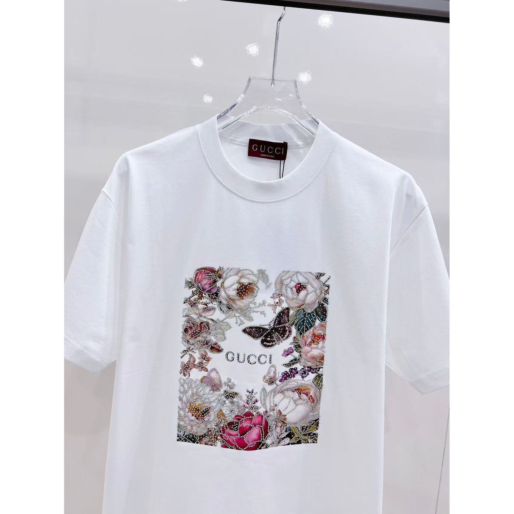 <p>GUCCI&nbsp;烫钻短袖(白)</p>