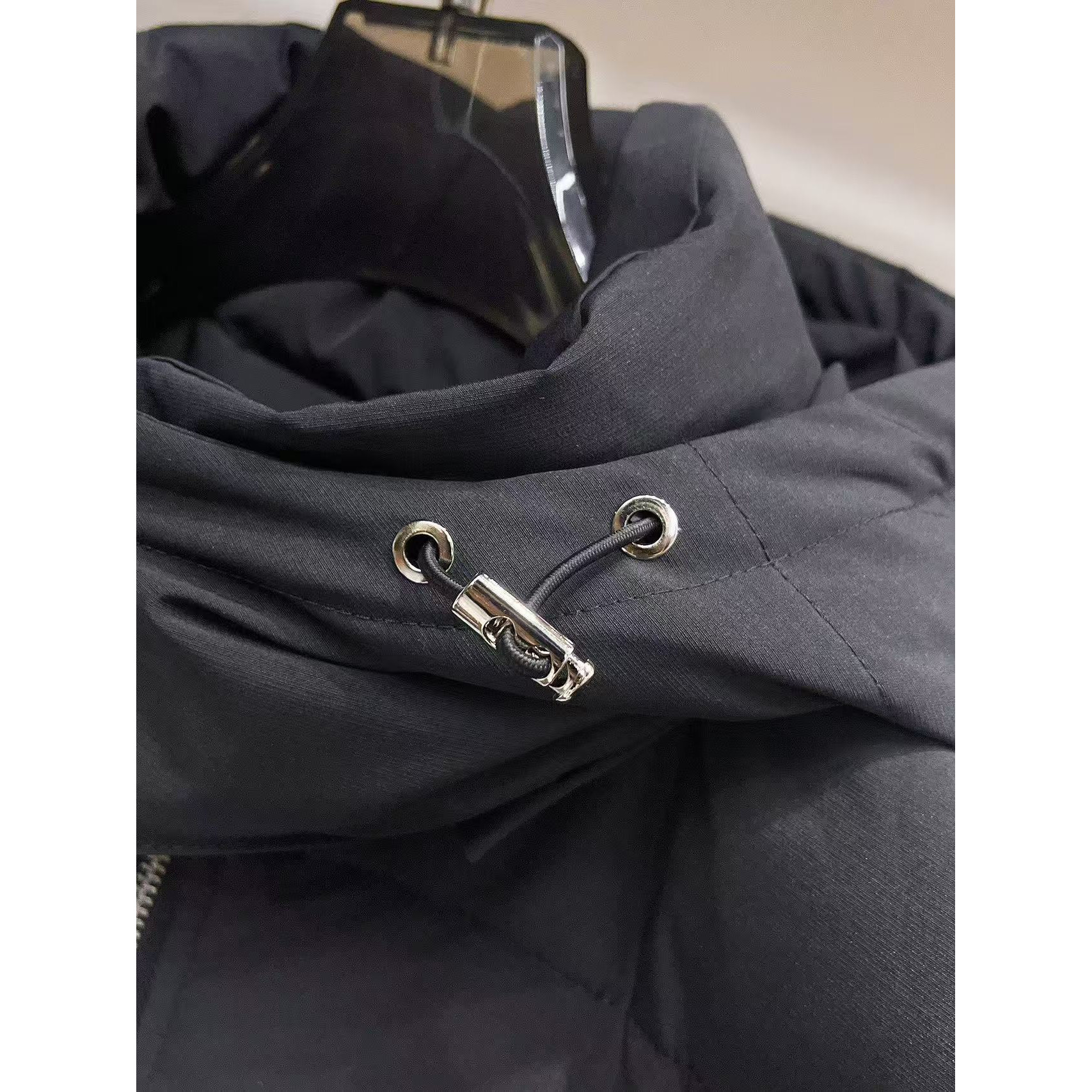 <p>MONCLER 秋冬新款羽绒服(黑)</p>
