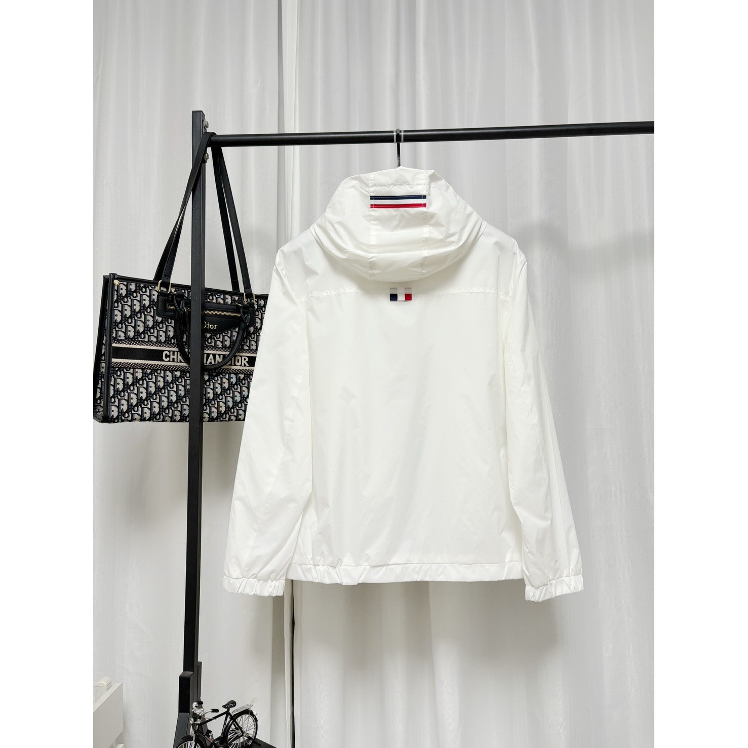 <p>Moncler 夹克外套</p>

<p>&nbsp;</p>