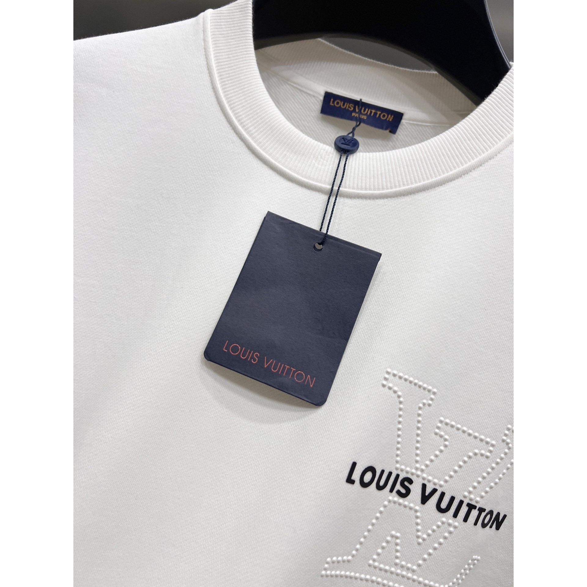 <p>LV 圆领长袖卫衣(白)</p>