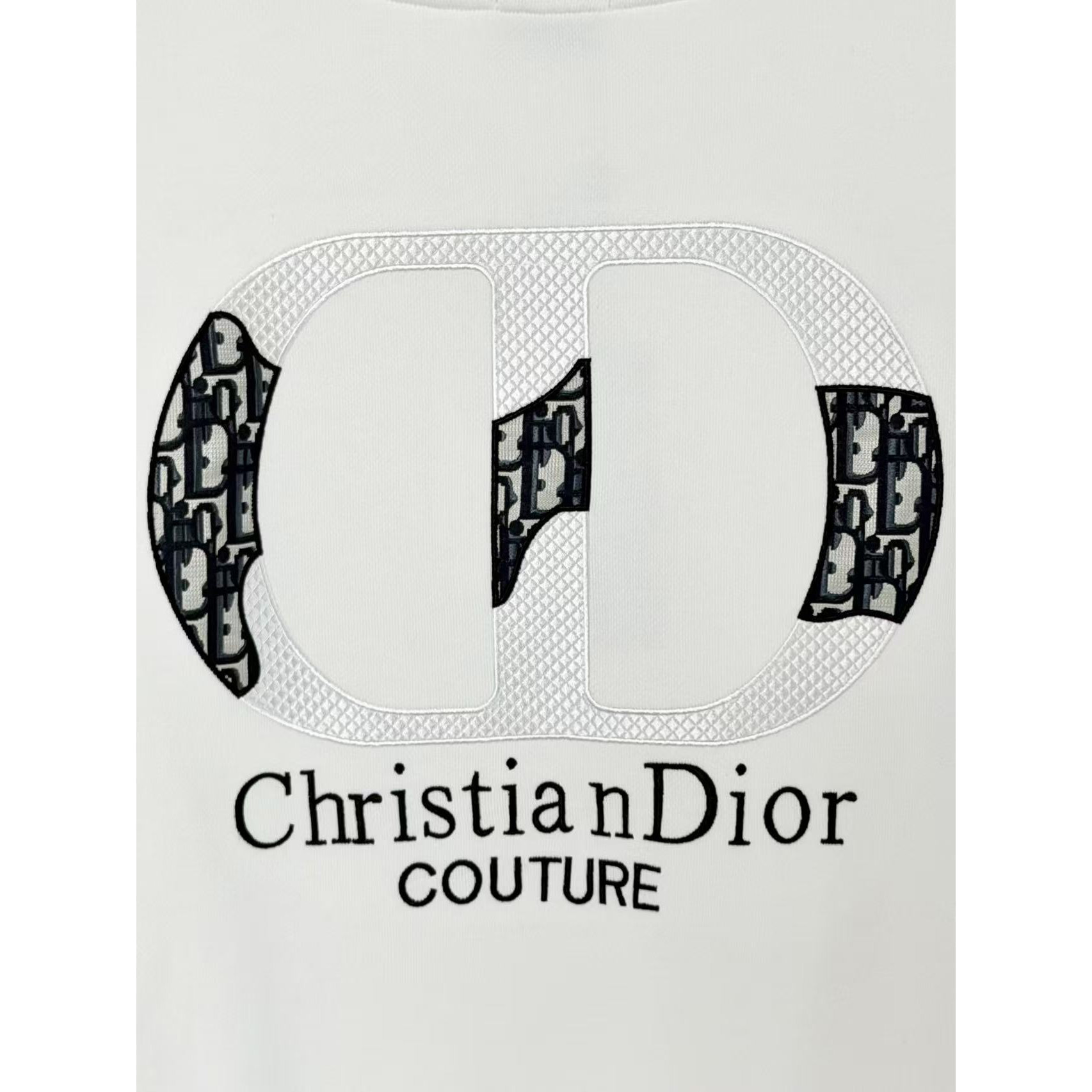 <p>DIOR&nbsp;刺绣圆领卫衣(白)</p>