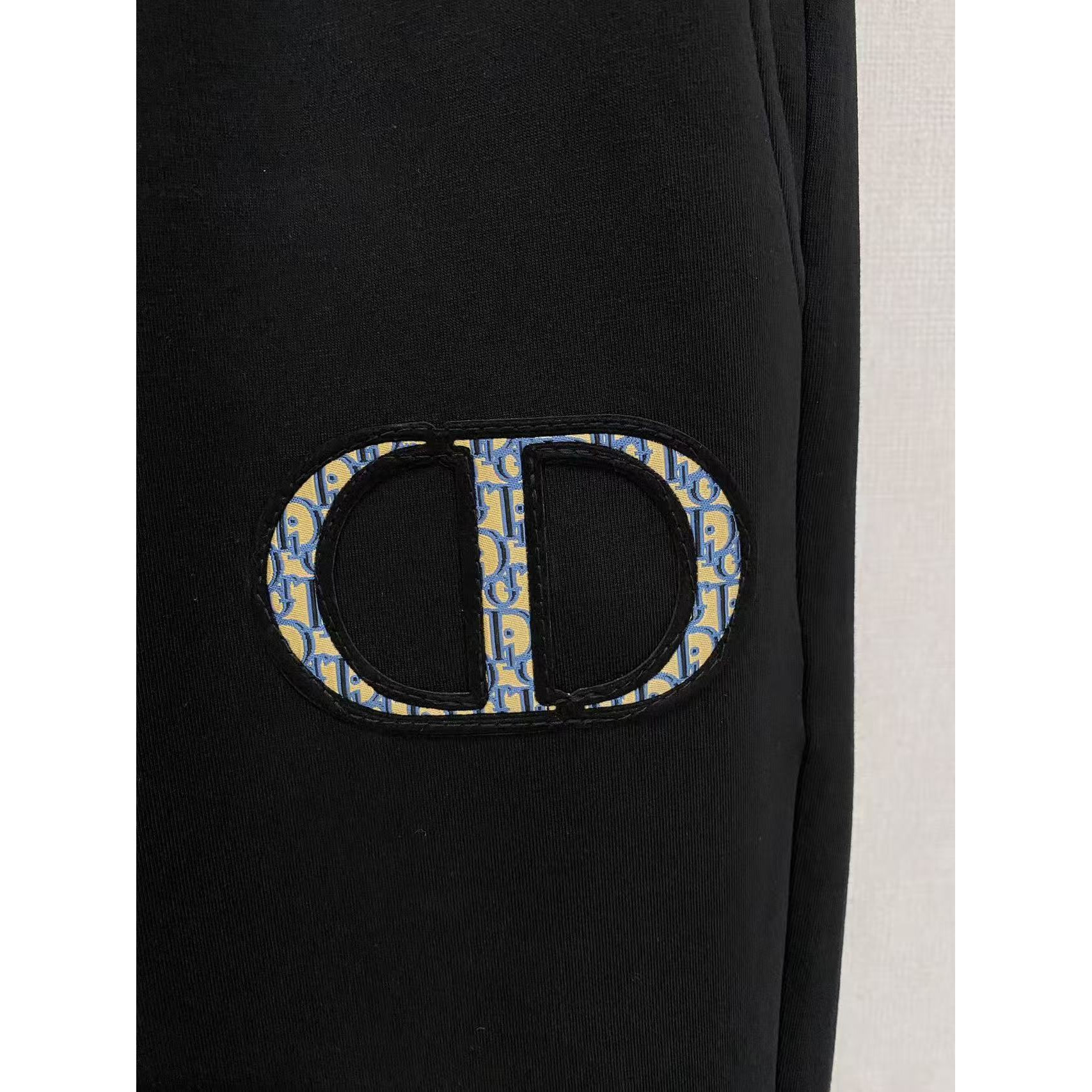 <p>DIOR 男士长裤(782447)</p>