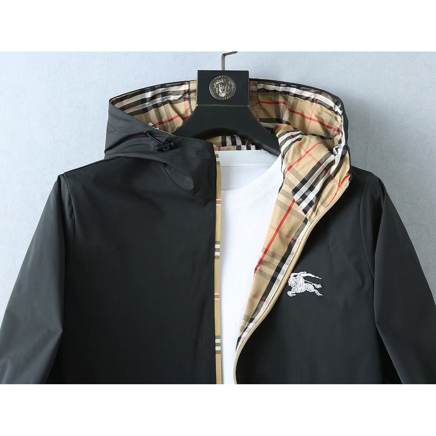 <p>BURBERRY 男士夹克外套(800879)</p>