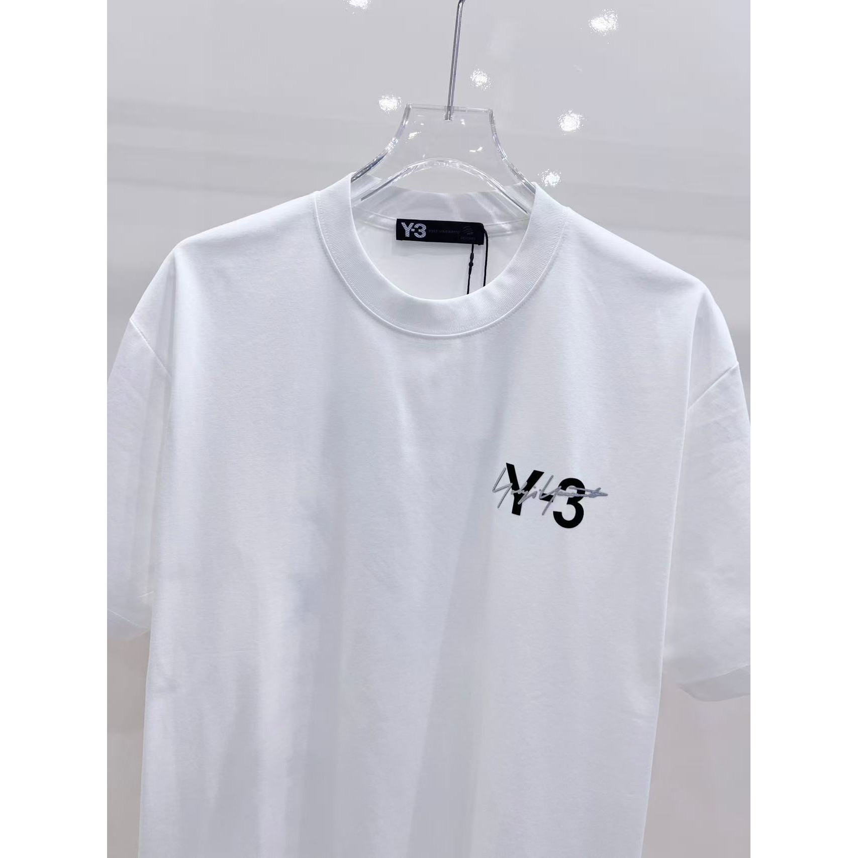 <p>Y-3 短袖圆领T恤(白)</p>