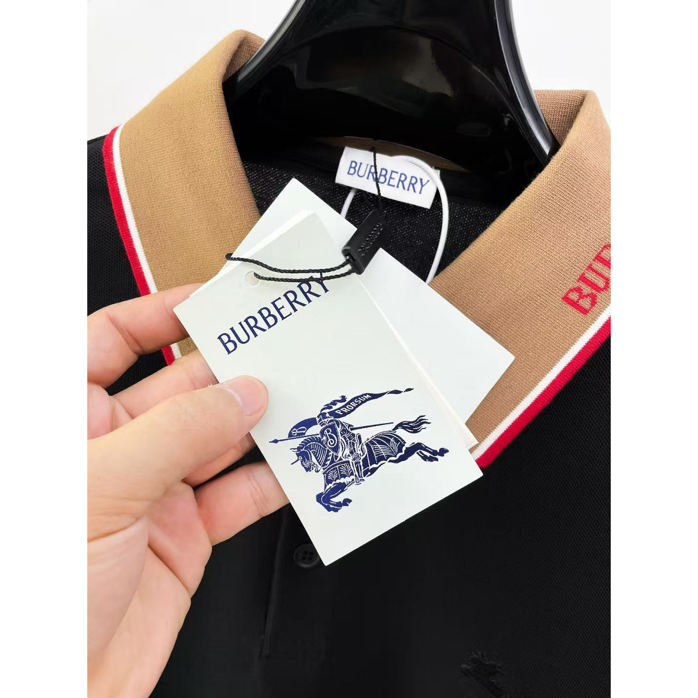<p>BURBERRY 长袖Polo衫(黑)</p>