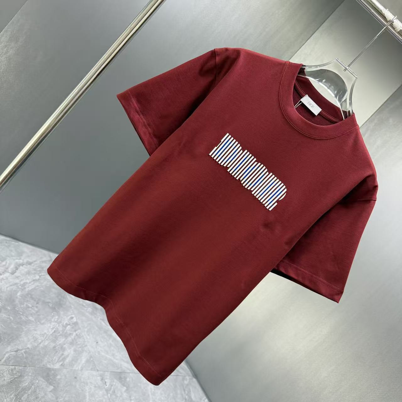<p>DIOR 短袖T恤(紅)</p>