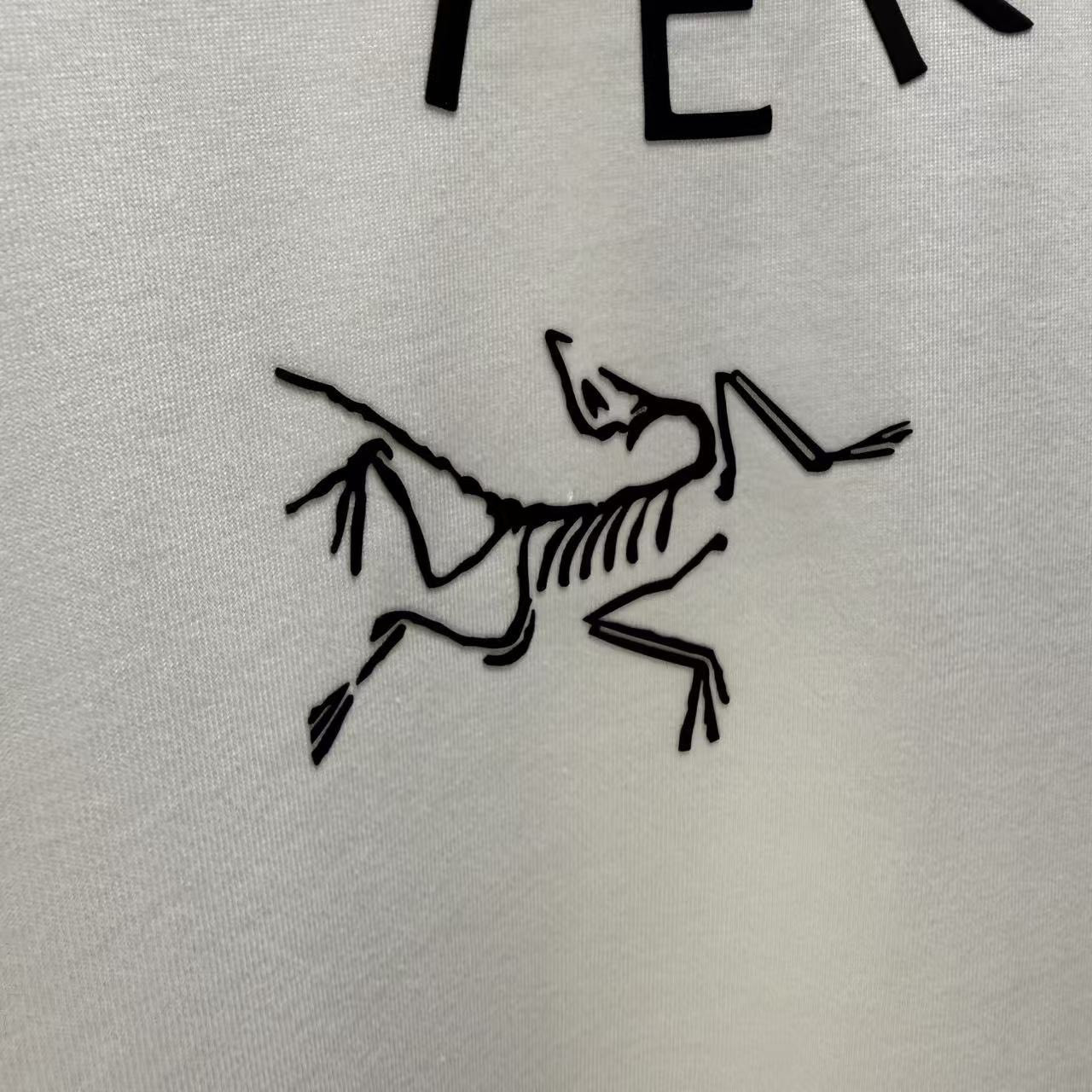 <p>Arc'teryx 短袖T恤(白)</p>