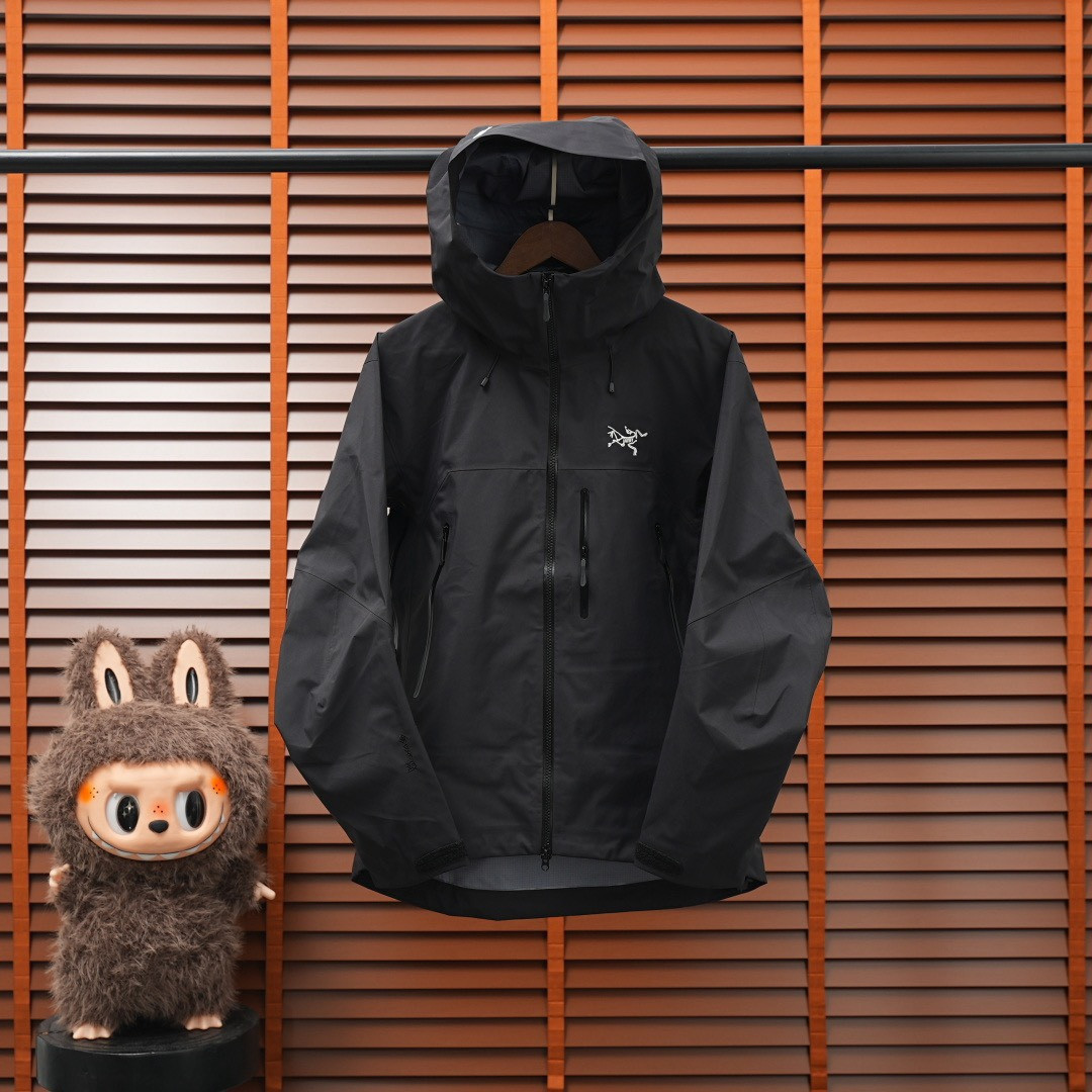 <p>ARC'TERYX &nbsp;BETA SV JACKET 增强防水防风连帽硬壳外套(黑)&nbsp;</p>