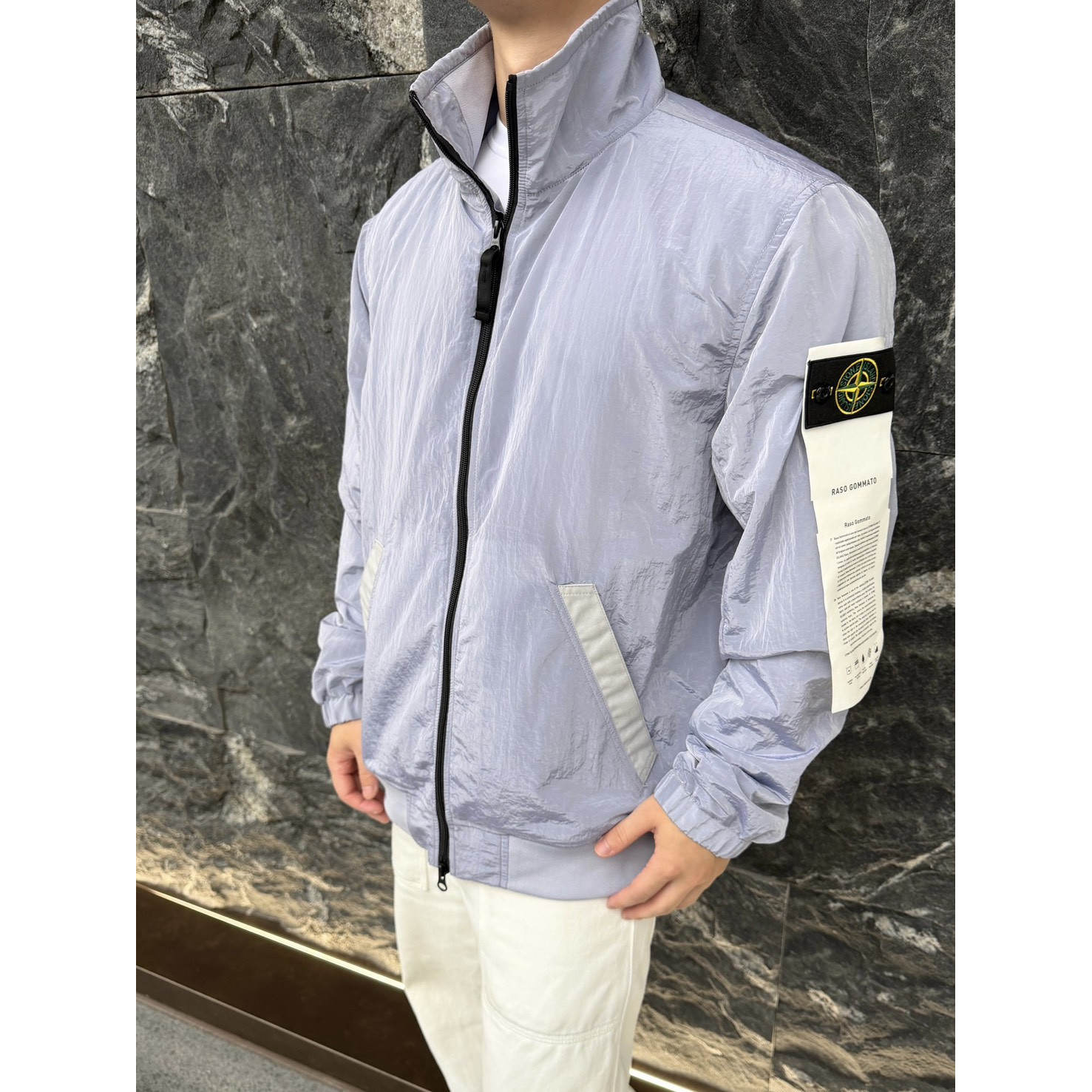 <p>Stone Island Nylon Meta 系列金属尼龙外套</p>