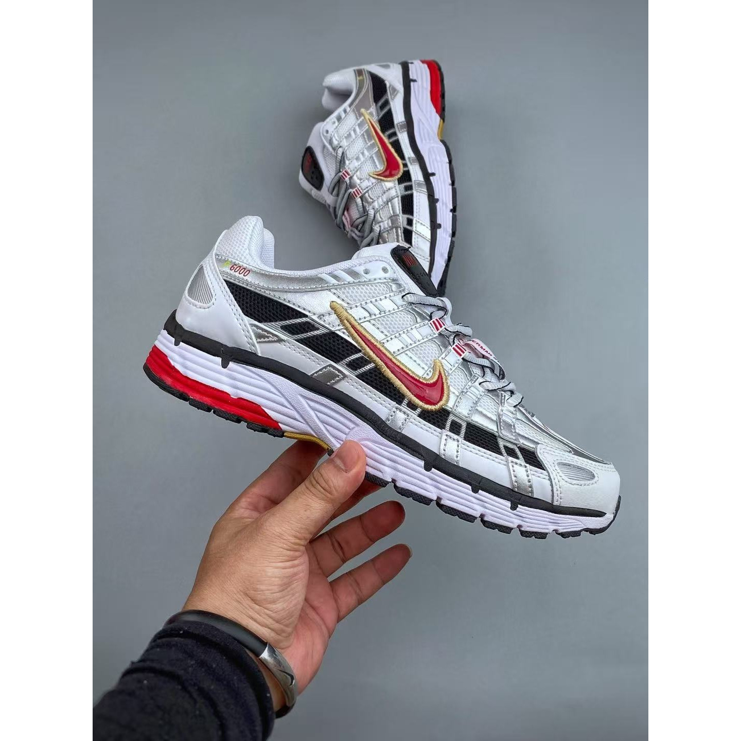 <p>Nike P-6000 &nbsp;复古休闲运动老爹鞋 (102)</p>