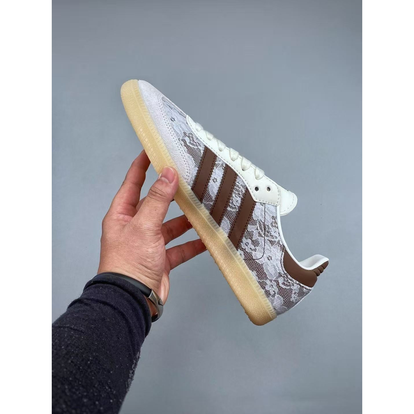 <p>Adidas Samba Vegan 三叶草休闲板鞋(咖啡色)</p>

<p>&nbsp;</p>