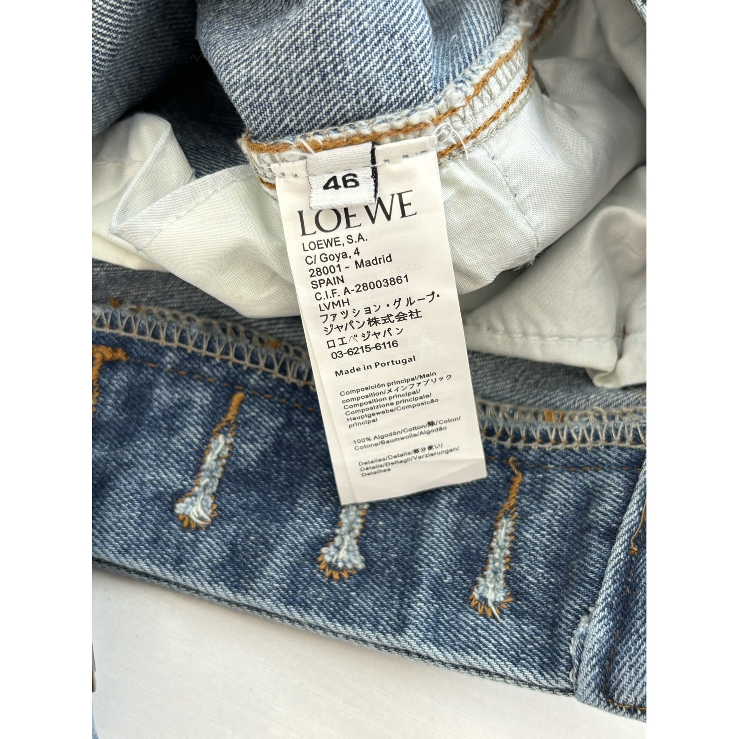 <p>LOEWE&nbsp;单宁刺绣牛仔长裤</p>