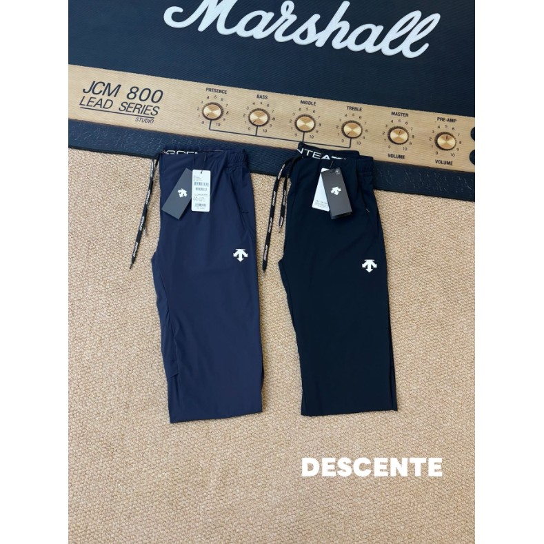 <p>DESCENTE 速乾休閒長褲</p>